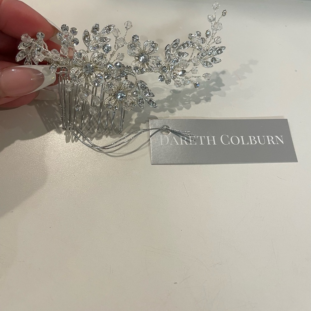 Bridal hair piece comb brand new beautiful sparkle